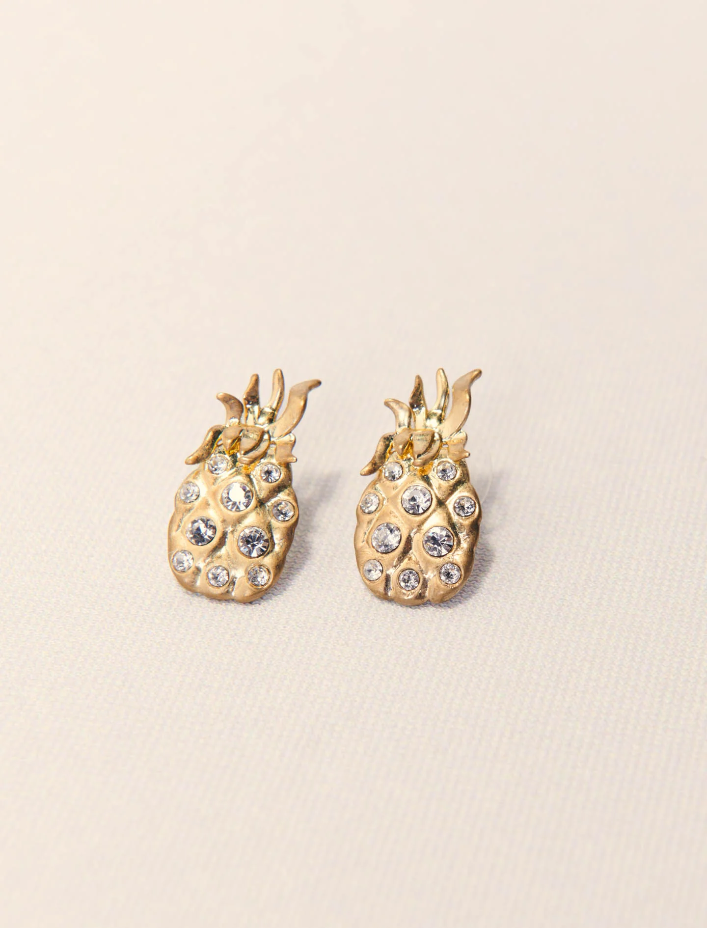 Pineapple rhinestone earrings Gold - Image 3