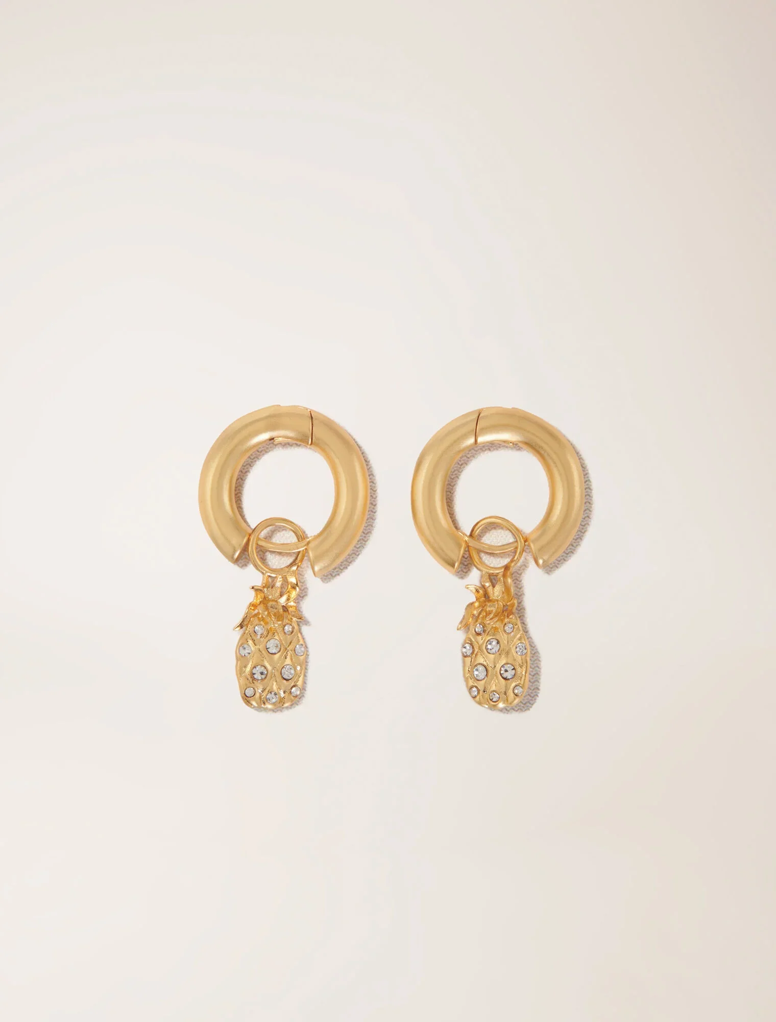 Mini rhinestone pineapple earrings Gold - Image 7