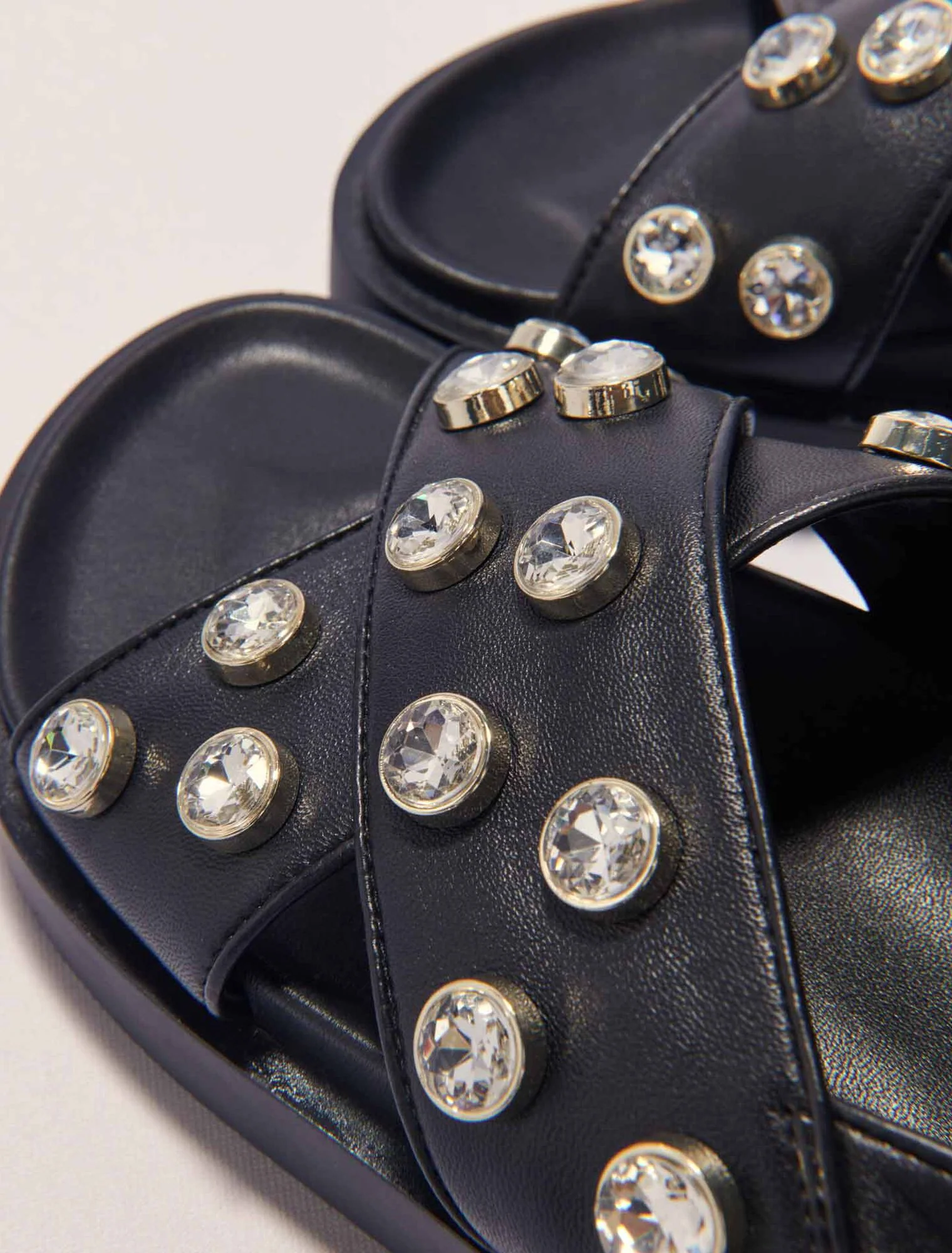 Flat leather and rhinestone sandals Black - Image 4