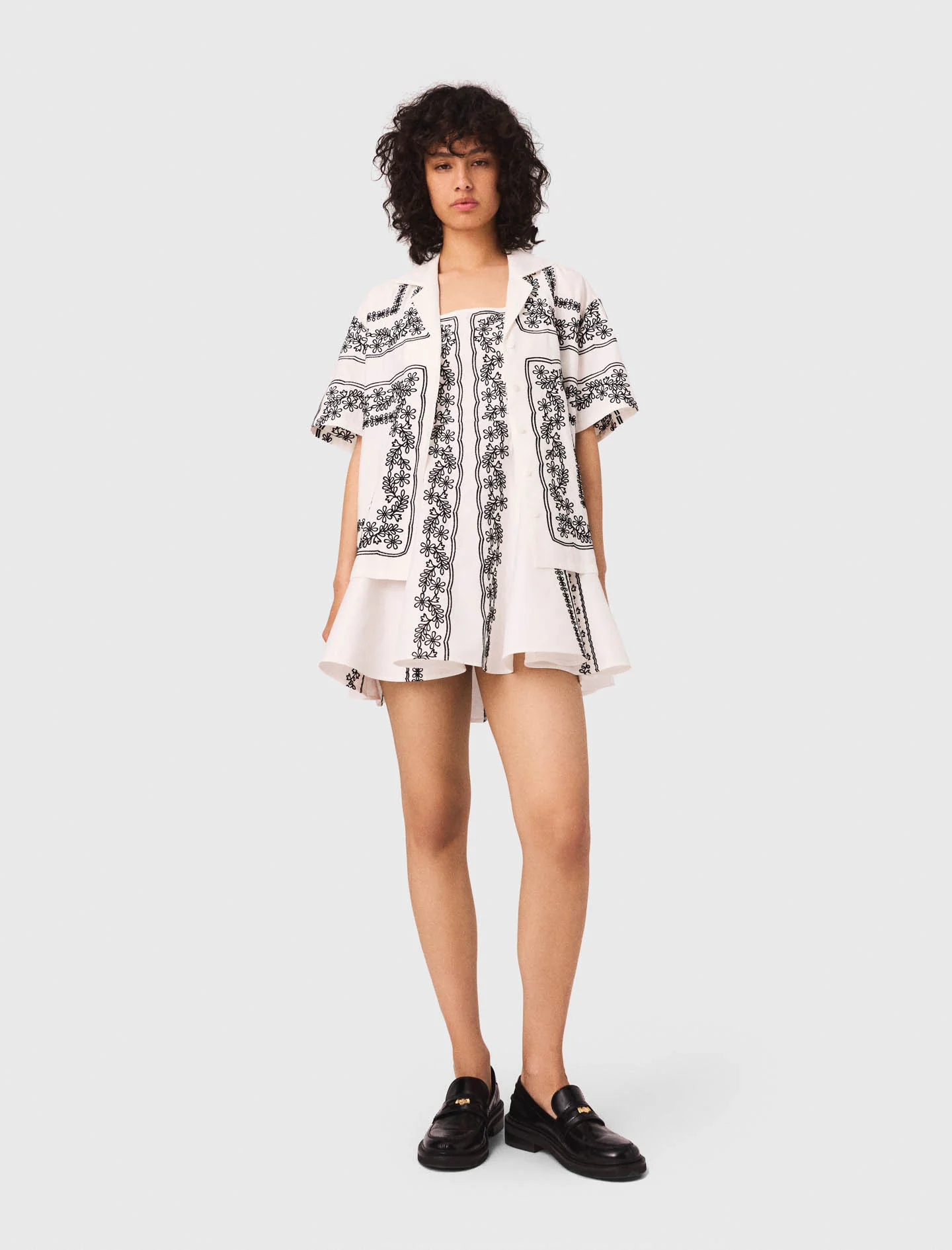Short sleeve embroidered shirt Ecru / Black