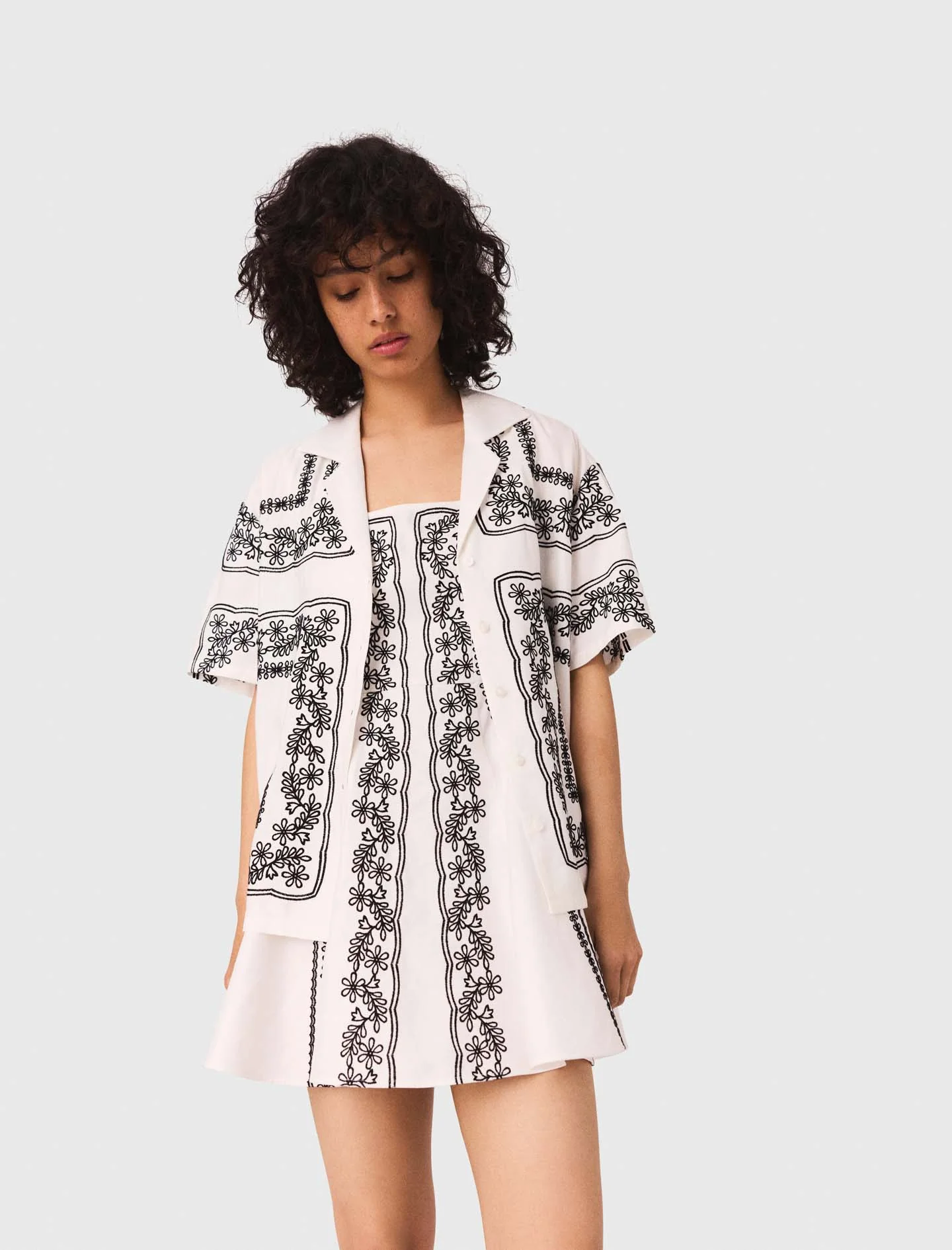 Short sleeve embroidered shirt Ecru / Black - Image 5