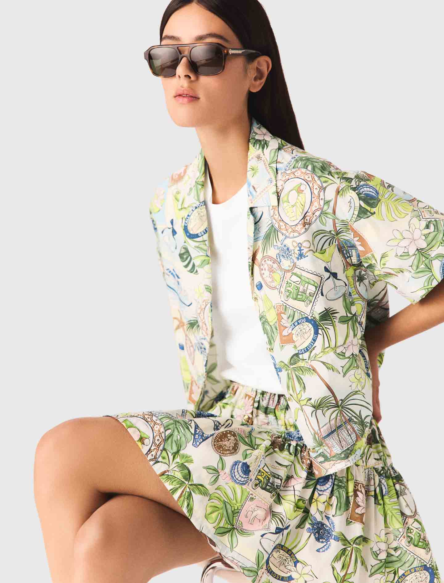 Patterned Cropped Shirt Postcard Print - Image 4