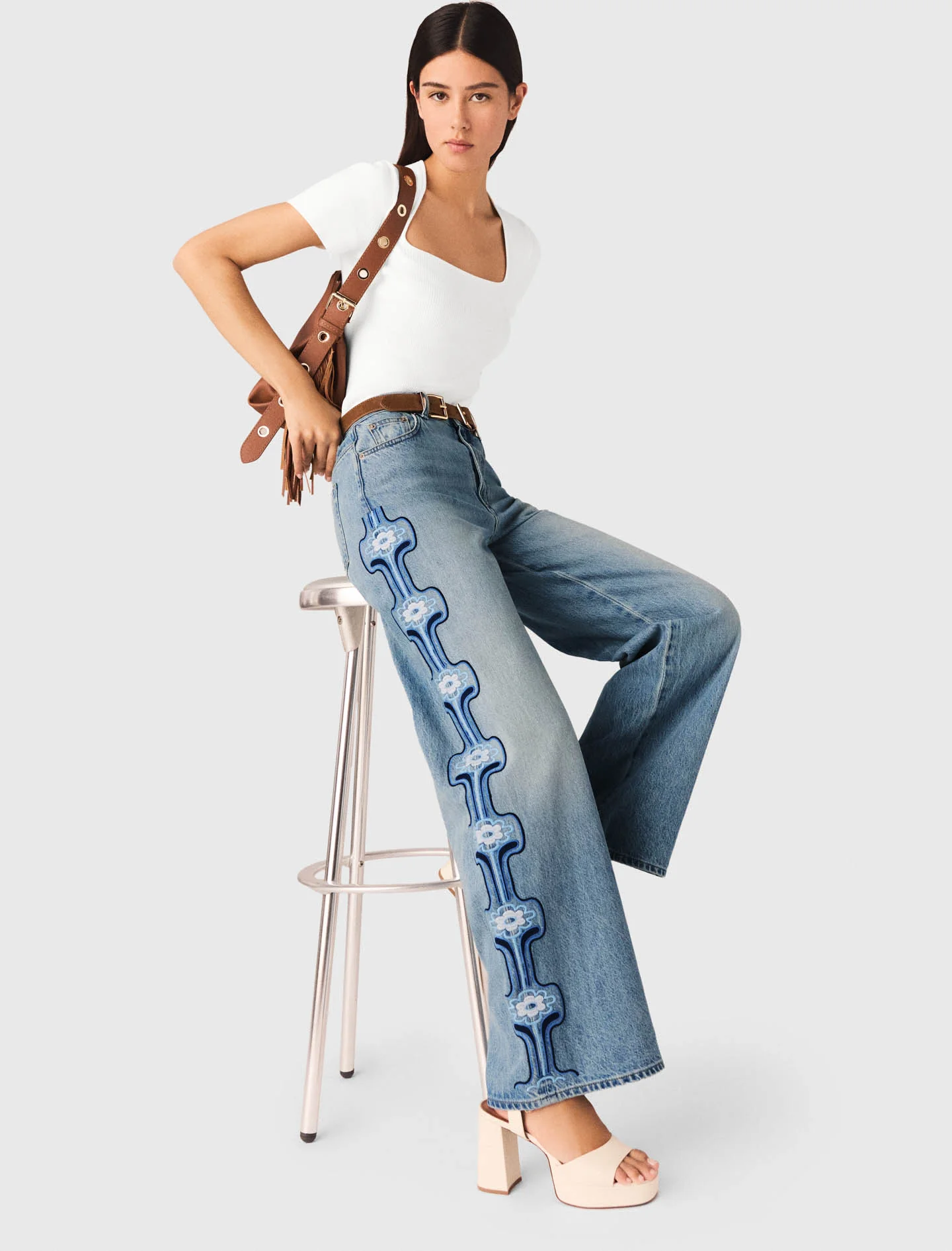 Floral Embroidered Wide-Leg Jeans Blue - Image 4