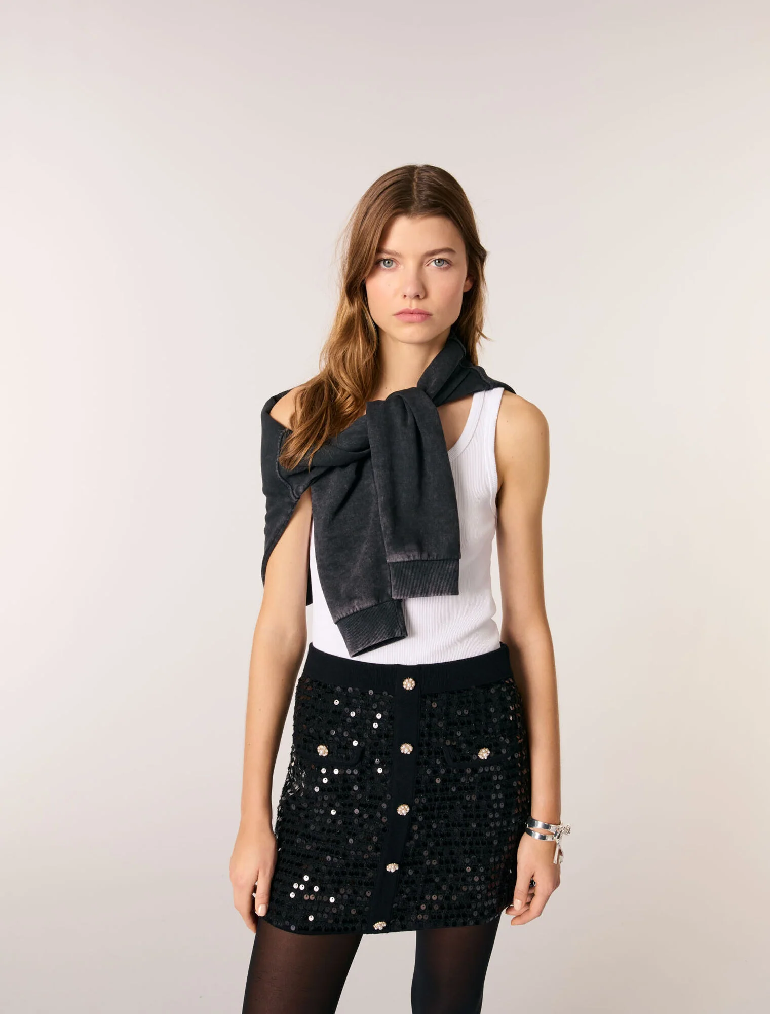 Short sequinned knit skirt Black - Image 4