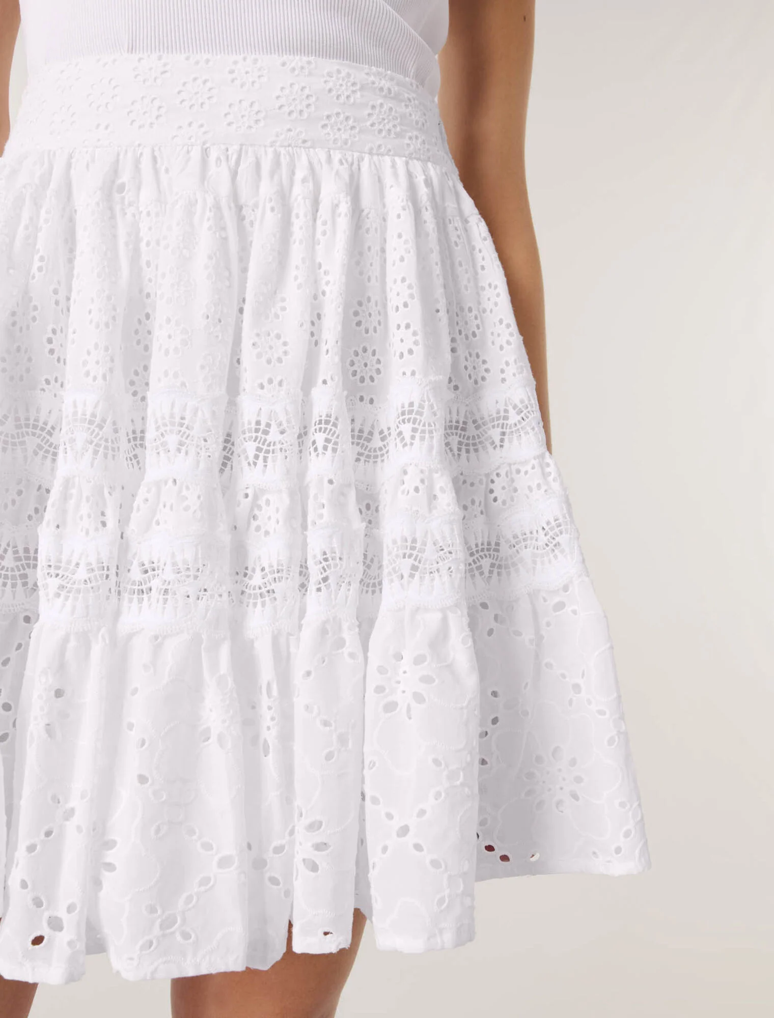 Short embroidered skirt White - Image 6