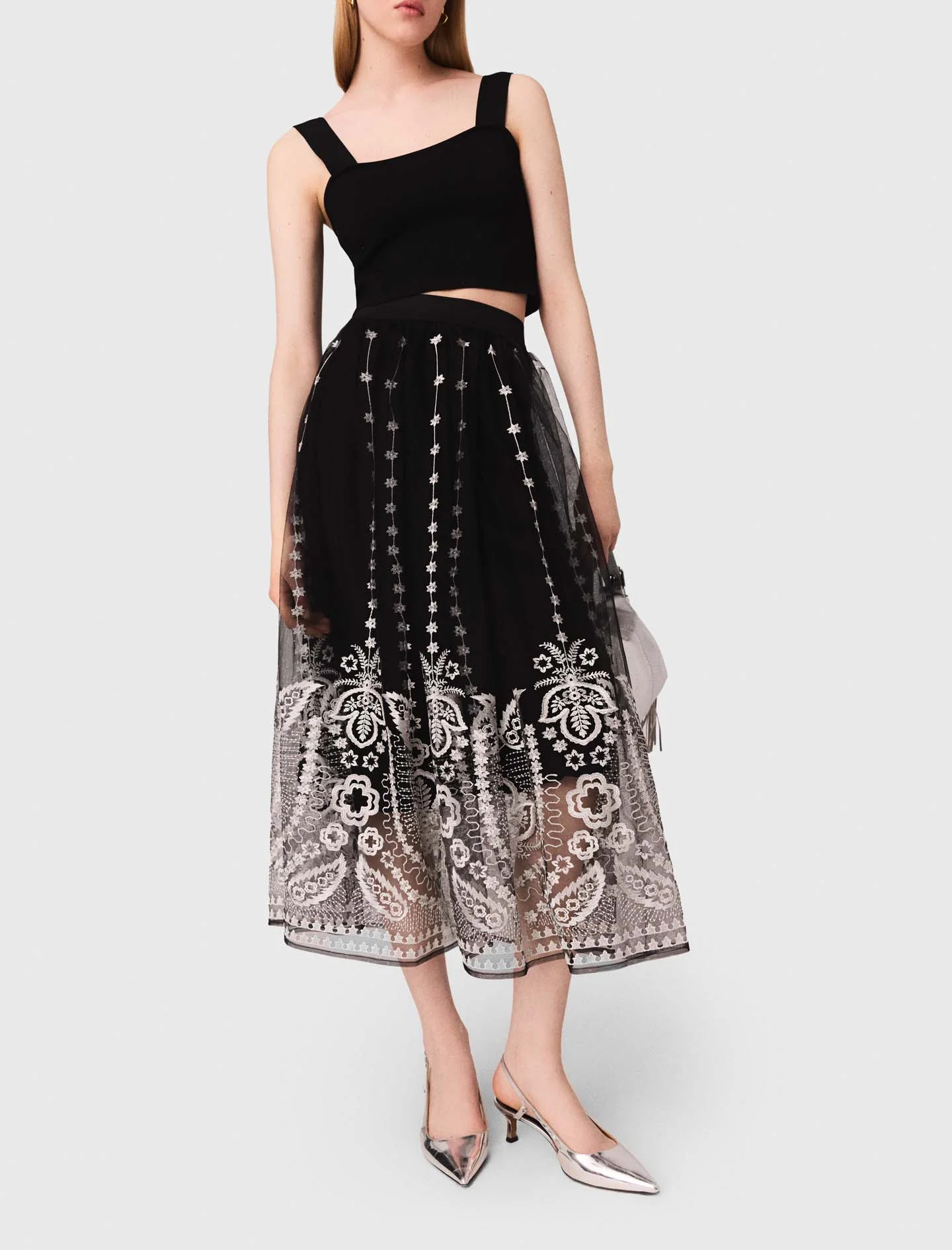 Long embroidered tulle skirt Black - Image 5
