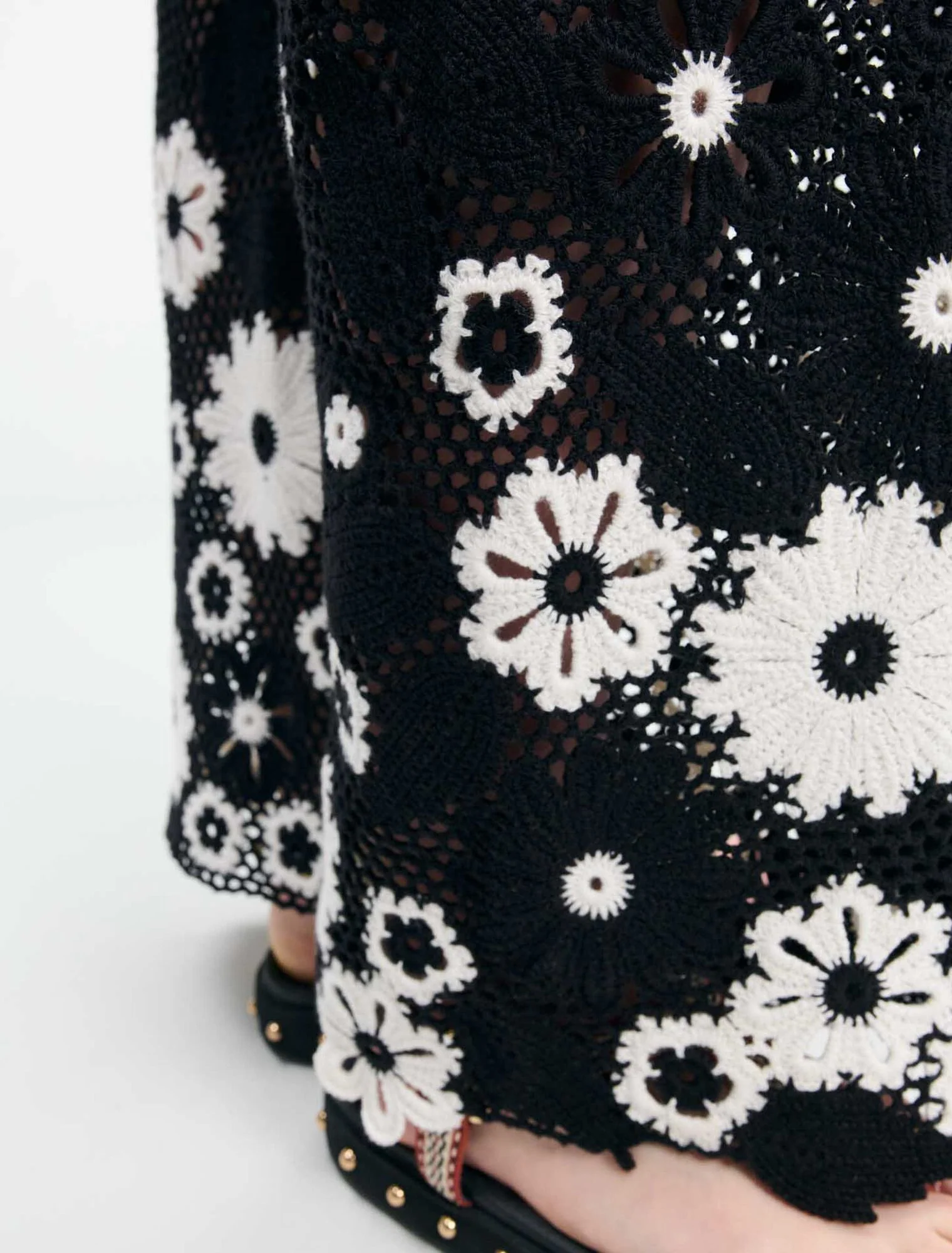 Floral crochet trousers Black / White - Image 6