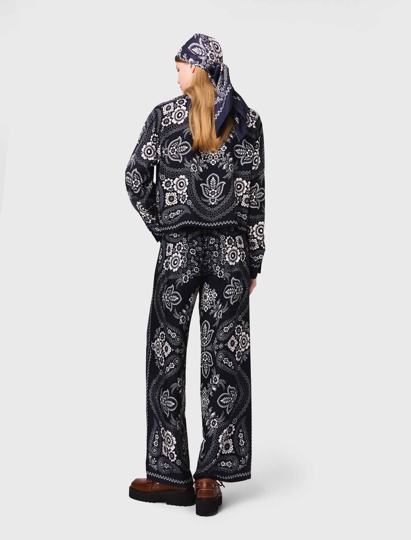 Flowing paisley print trousers Navy Bandana Print - Image 3