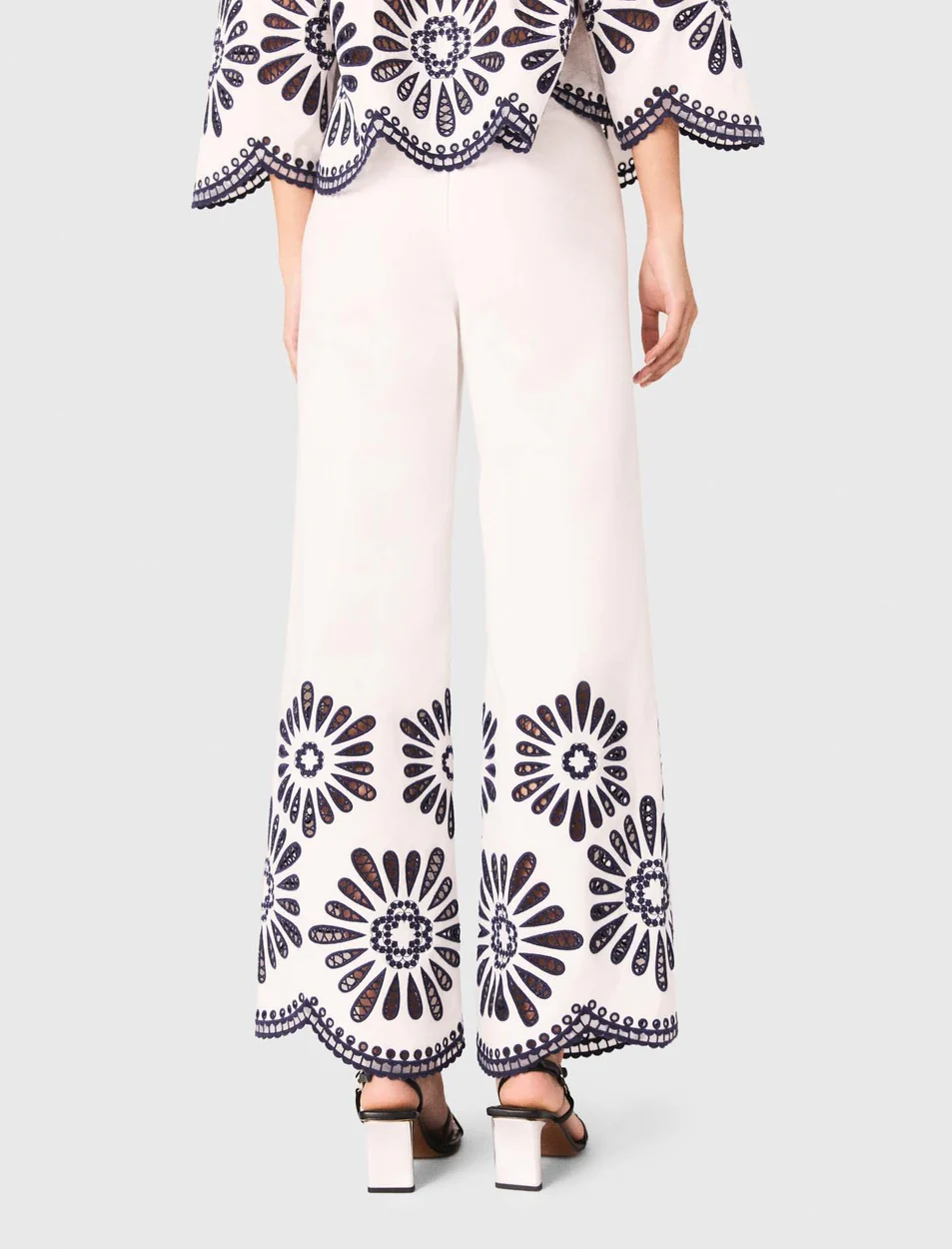 Trousers with crochet detail White/Navy - Image 4