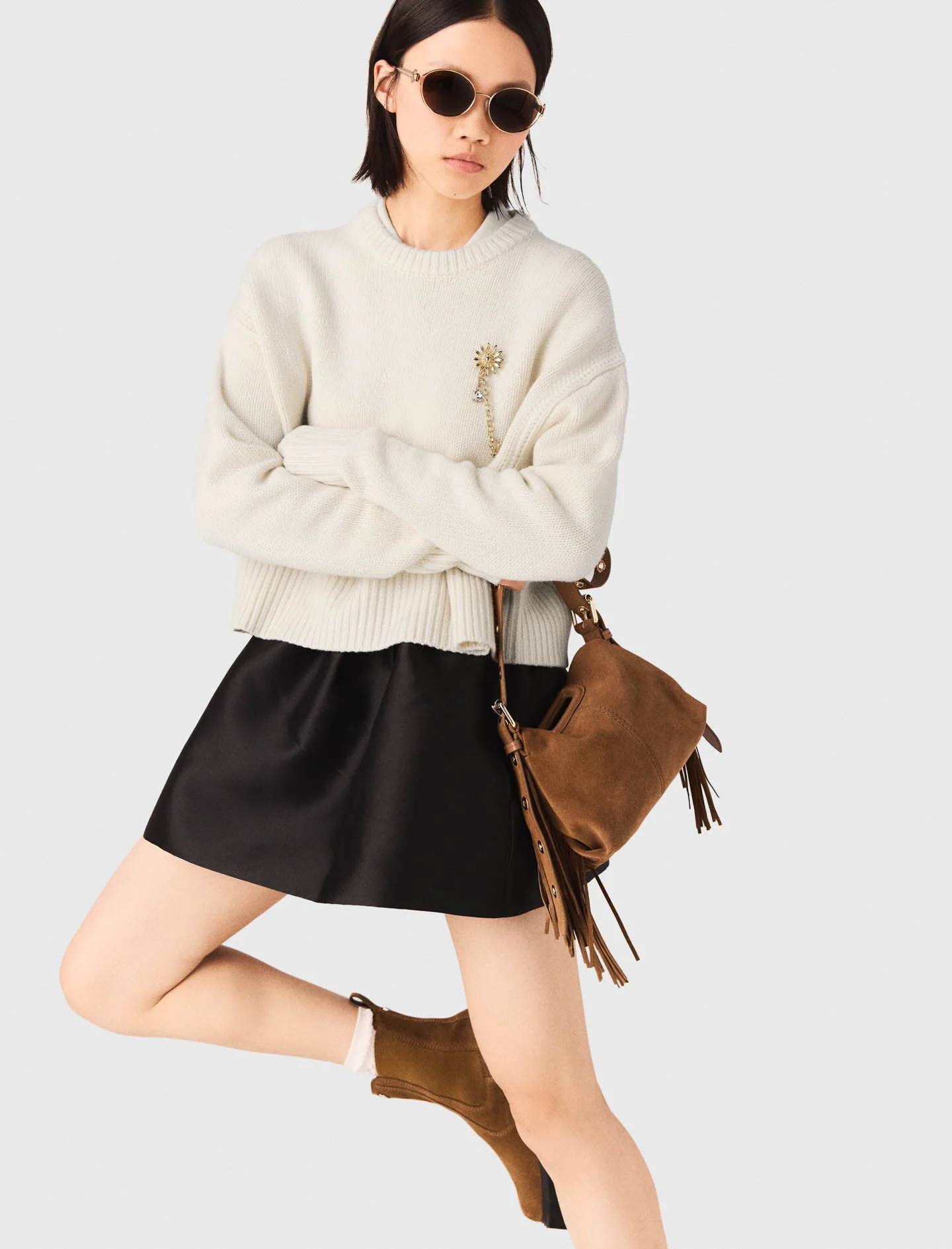 Jumper With Floral Brooch Ecru - Image 5