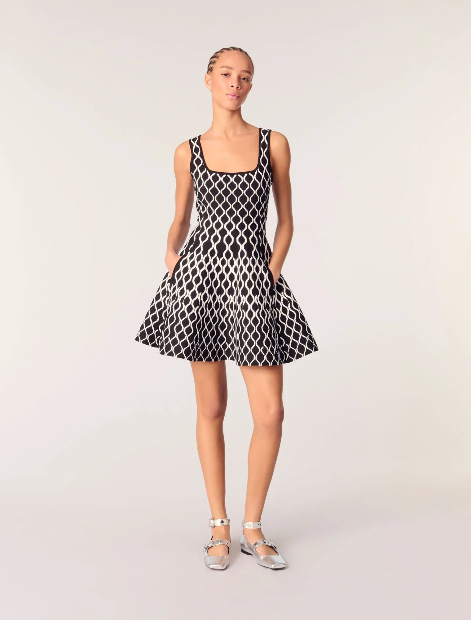 Short patterned knit dress Black / White
