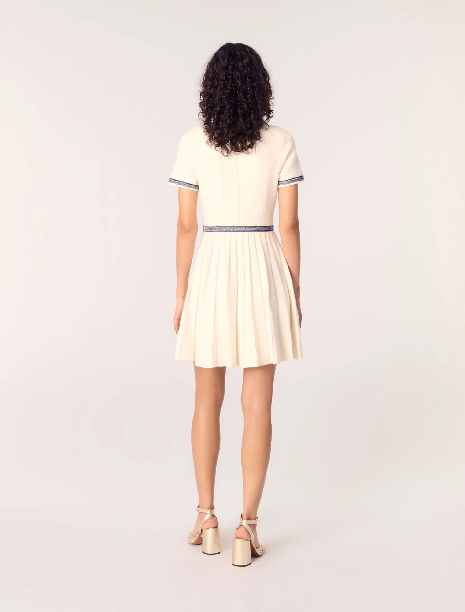 Pleated knit short dress Ecru - Image 3