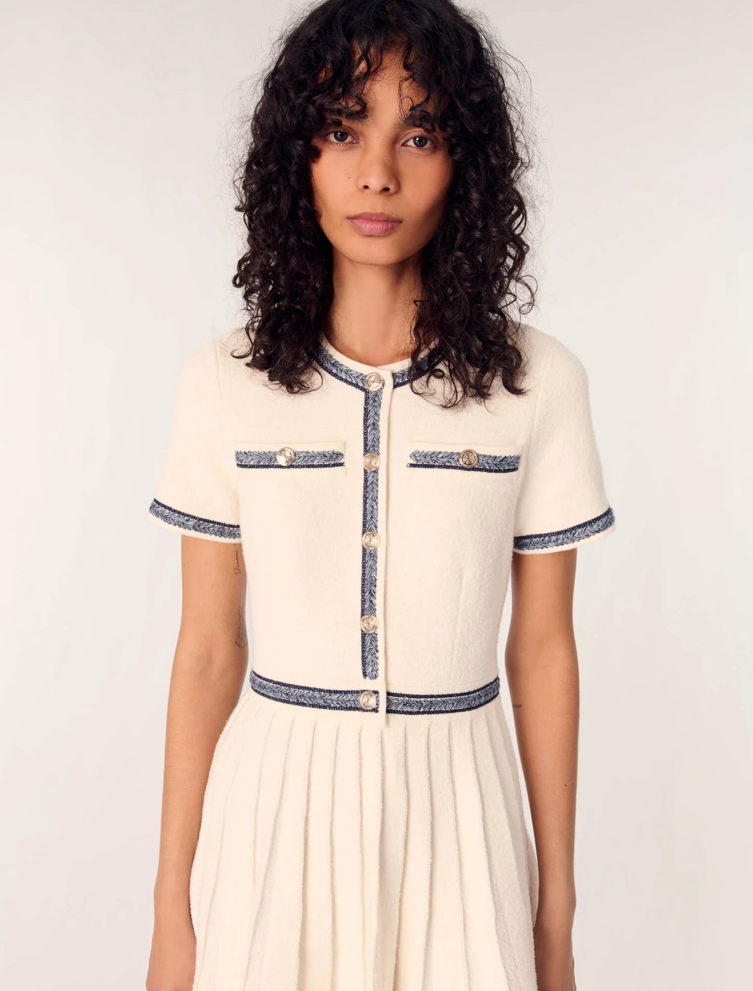 Pleated knit short dress Ecru - Image 4