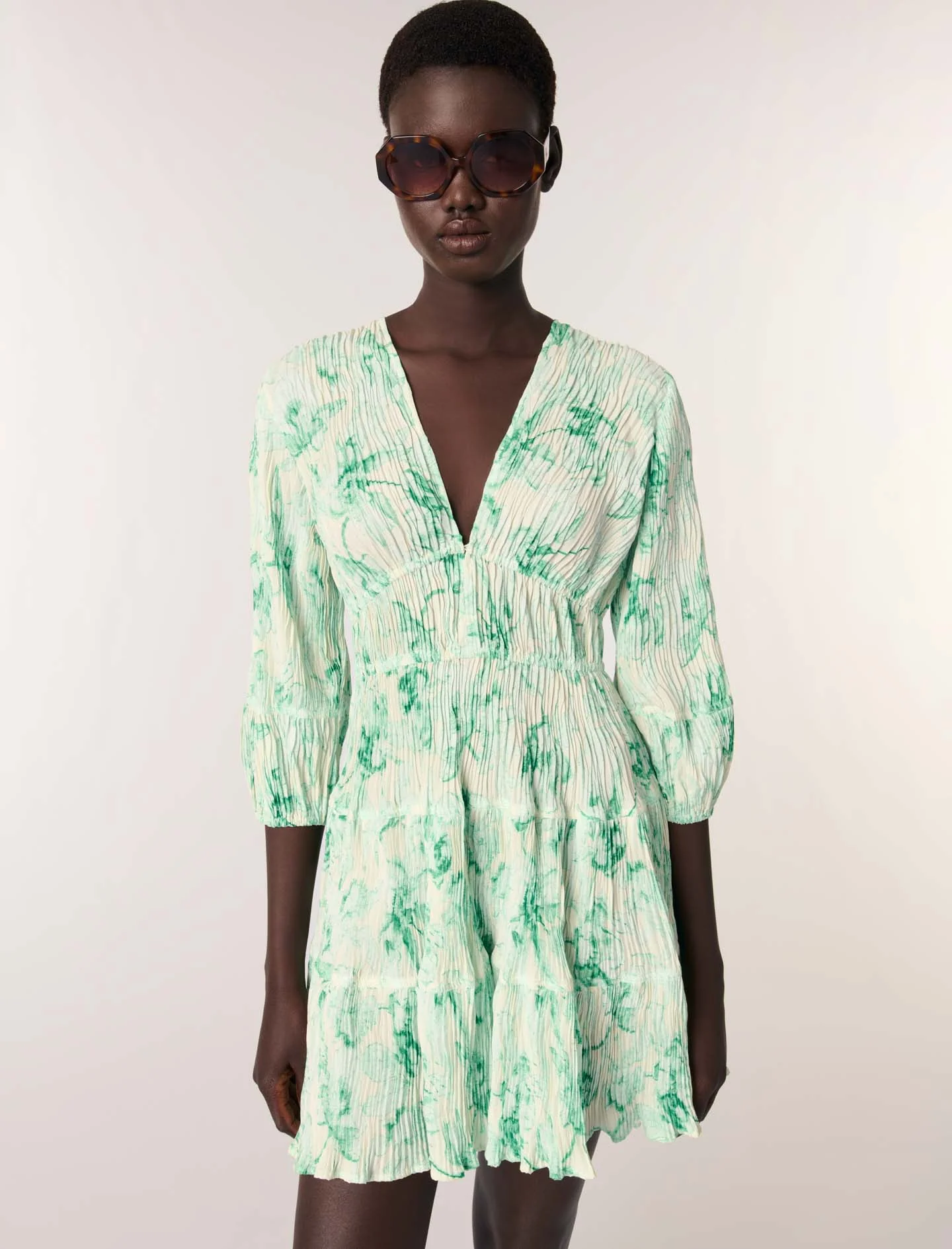 Patterned pleated short dress Green Floral Print Ecru Base - Image 4