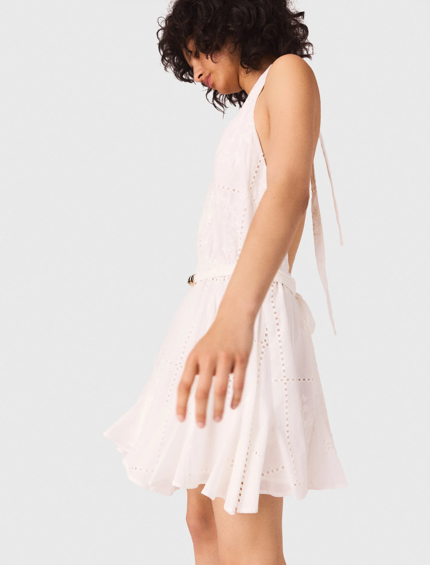 Short embroidered backless dress White - Image 4