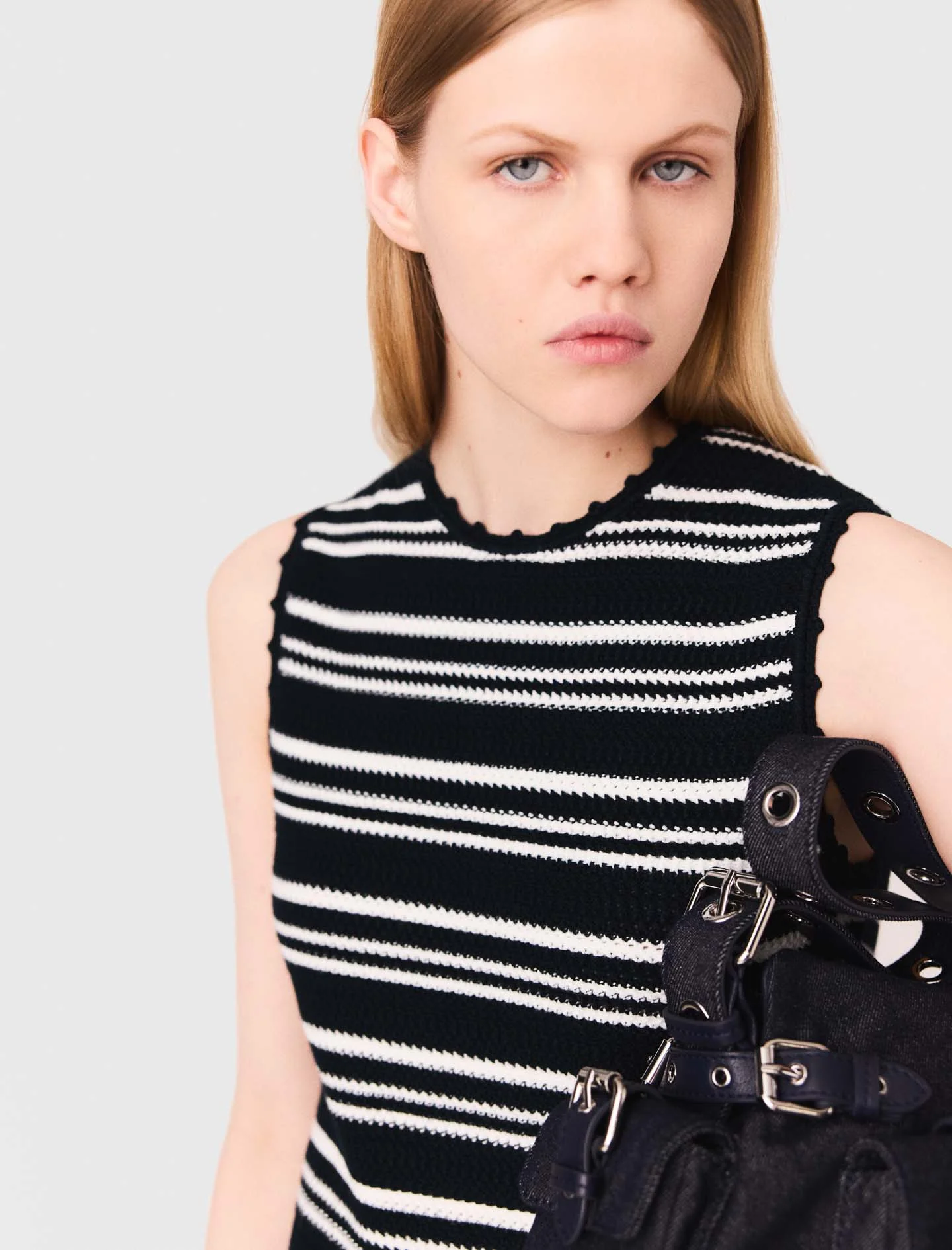Short crochet dress Navy/White - Image 4