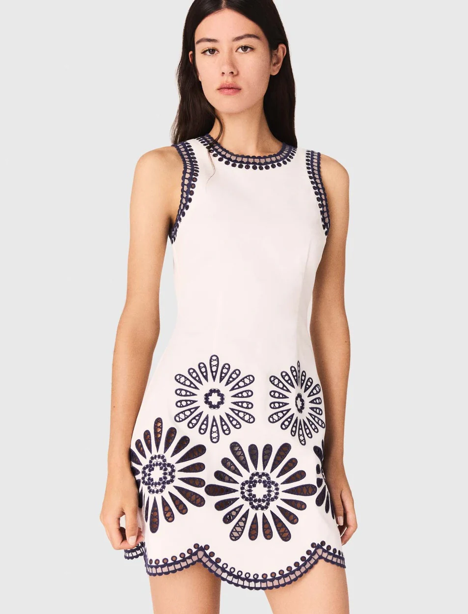 Short dress with crochet details White/Navy - Image 6