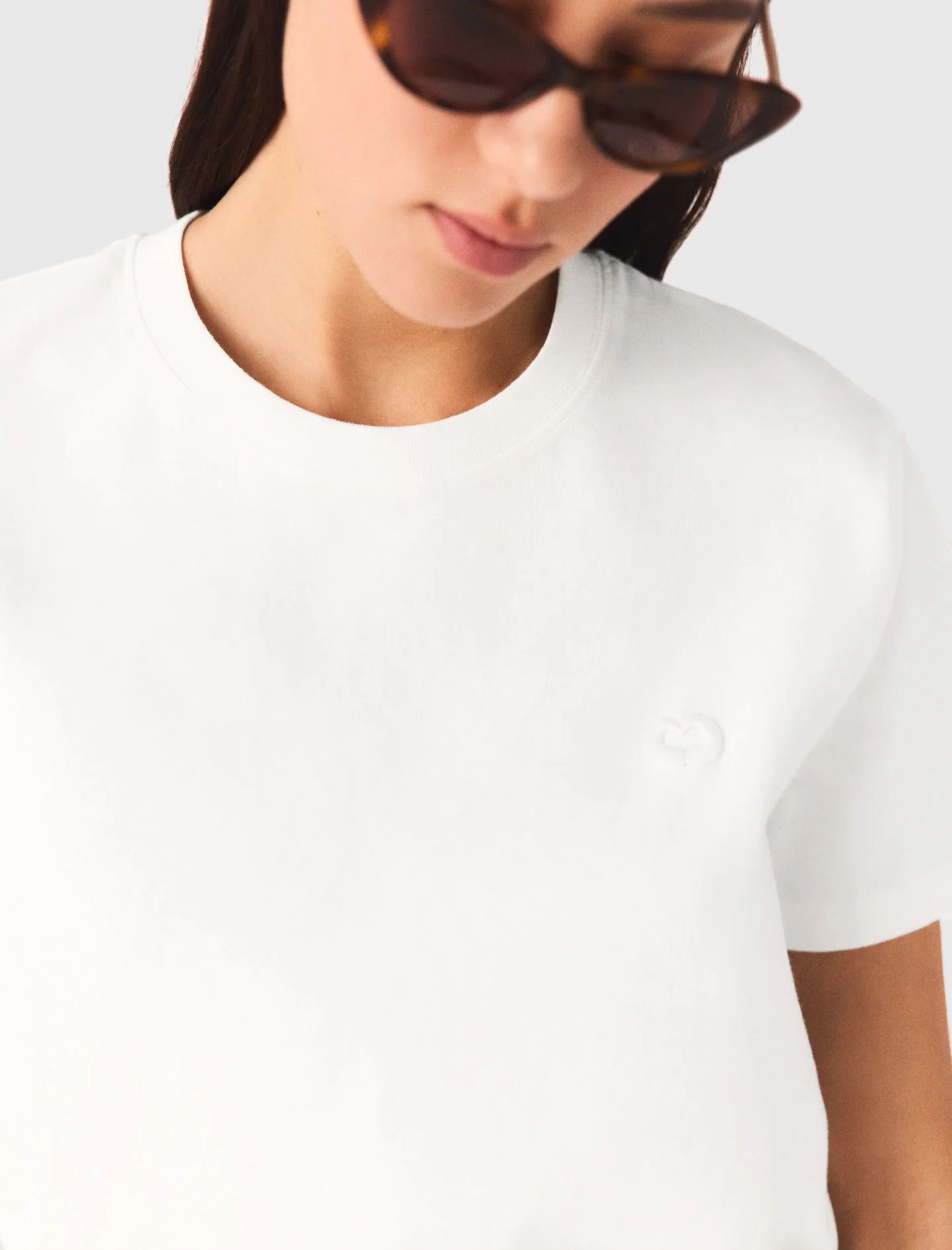 T-Shirt With Small Embroidered Logo White - Image 6