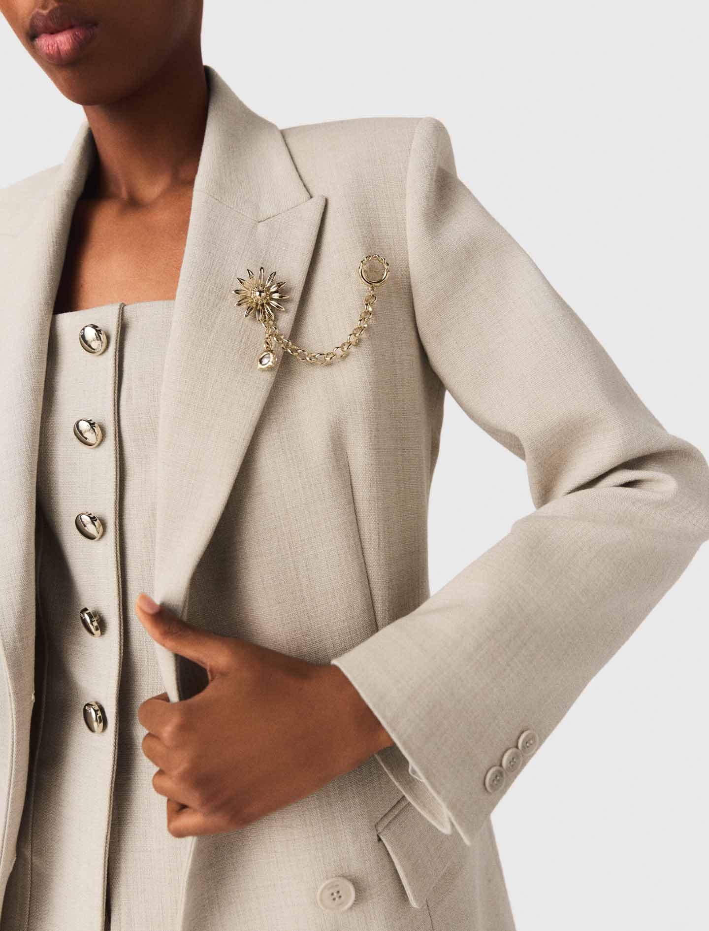 Suit Jacket With Brooch Beige - Image 6